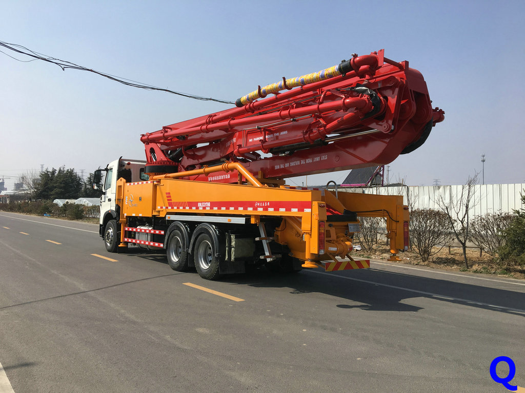 小型混凝土泵車，天泵，科尼樂小型泵車