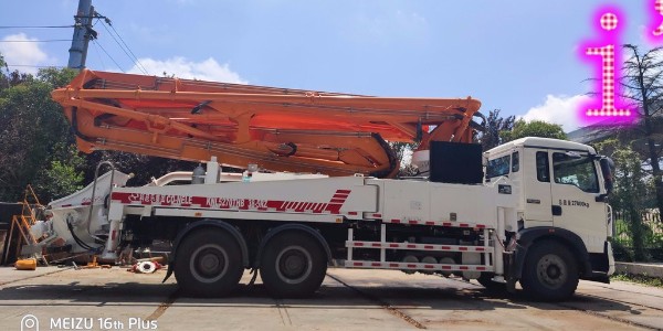 在選購時，除了考慮泵車價格之外，還需要考慮哪些重要因素？