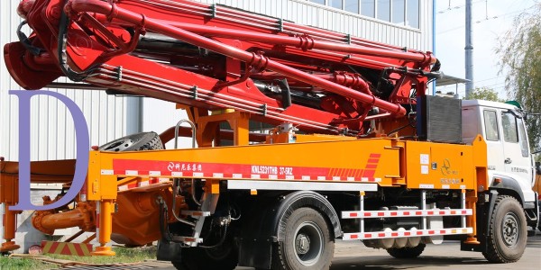 小科教您混凝土輸送泵不同情況下堵管如何解決