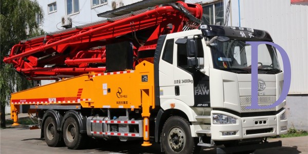 混凝土輸送泵使用時(shí)注意事項(xiàng)和工作原理